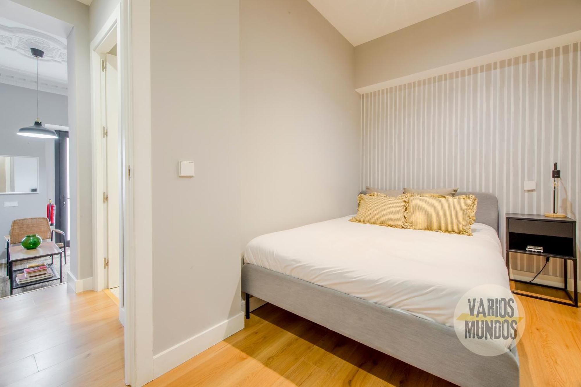Modern Apt & Cool Interior Design A 20 Metros Del Retiro E1 马德里 外观 照片