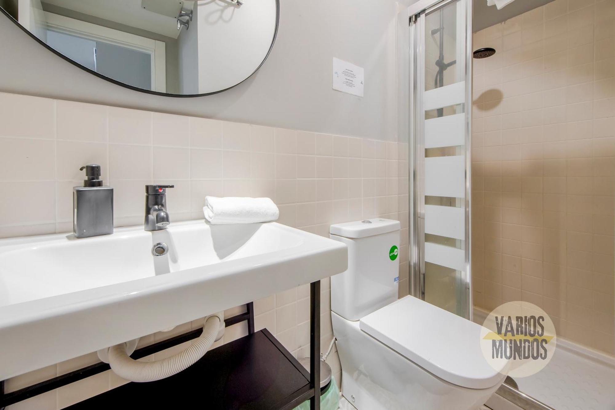 Modern Apt & Cool Interior Design A 20 Metros Del Retiro E1 马德里 外观 照片