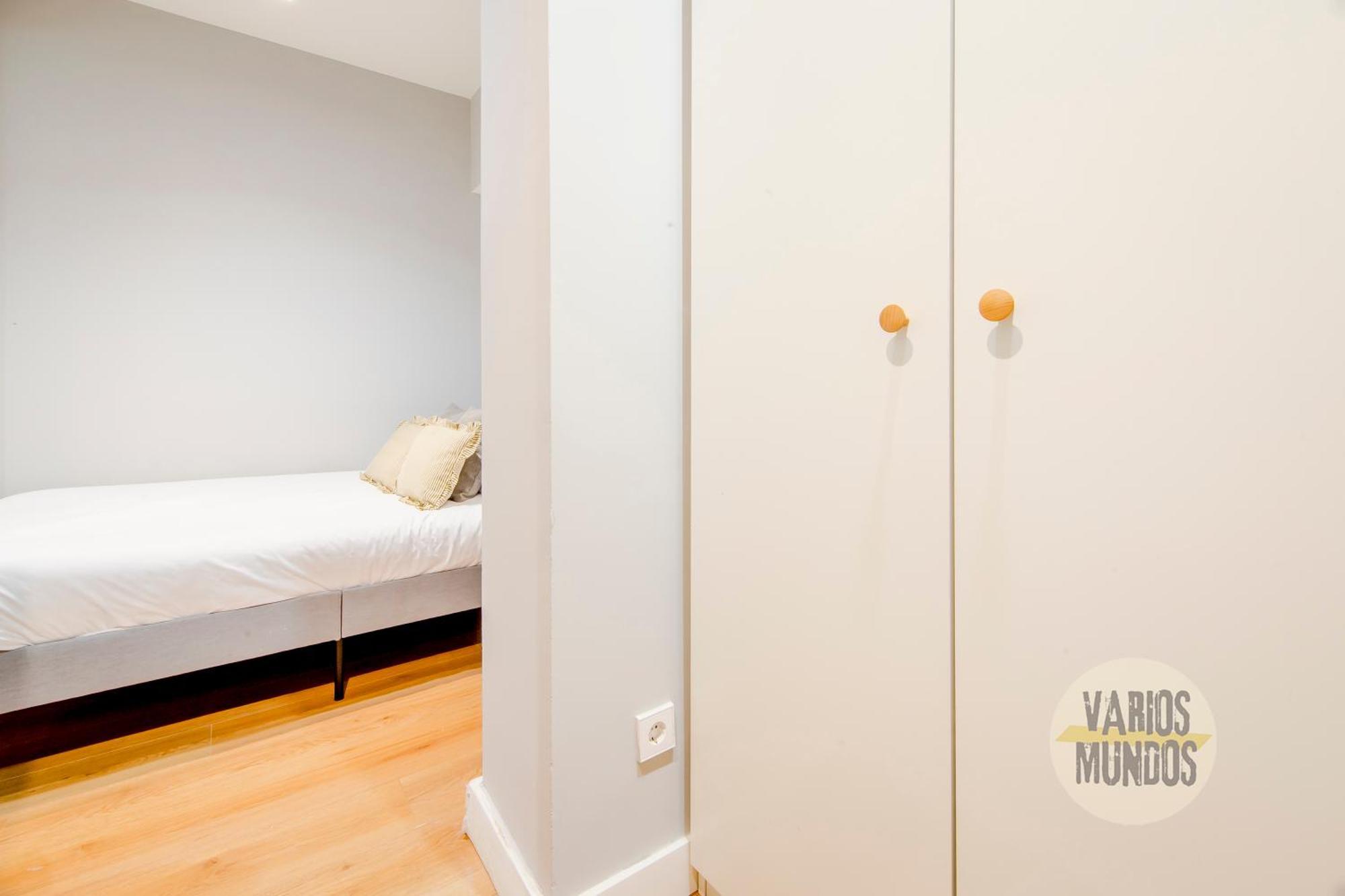 Modern Apt & Cool Interior Design A 20 Metros Del Retiro E1 马德里 外观 照片