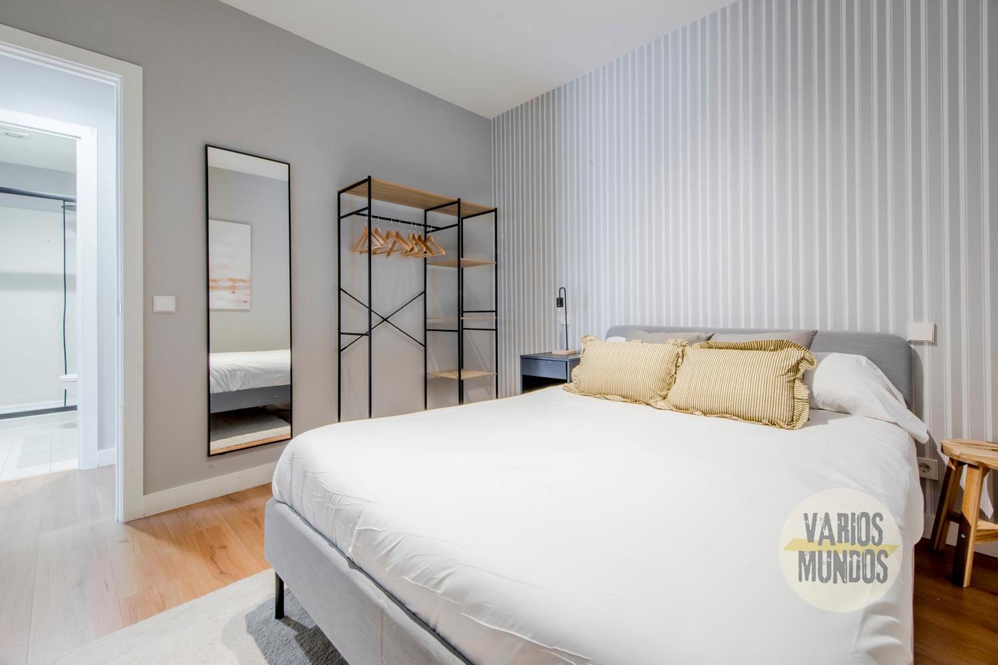 Modern Apt & Cool Interior Design A 20 Metros Del Retiro E1 马德里 外观 照片